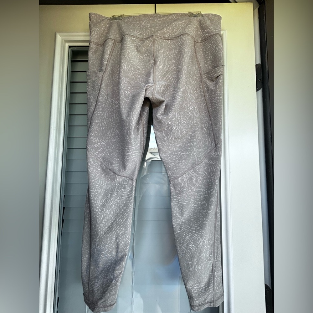 Athleta salutation stash full length XL patterned/textured leggings